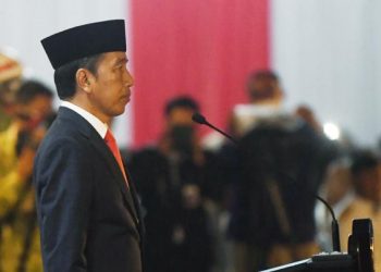 Presiden Joko Widodo Pimpin Upacara HUT TNI, Kendaraan Tempur Berbaris di Istana