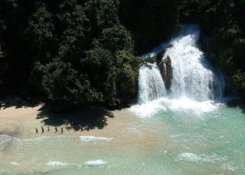 Air Terjun Kiti-kiti, Kab. Fakfak, Papua Barat. (Source: IG dailywisata)