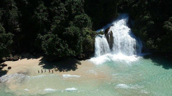 Air Terjun Kiti-kiti, Kab. Fakfak, Papua Barat. (Source: IG dailywisata)