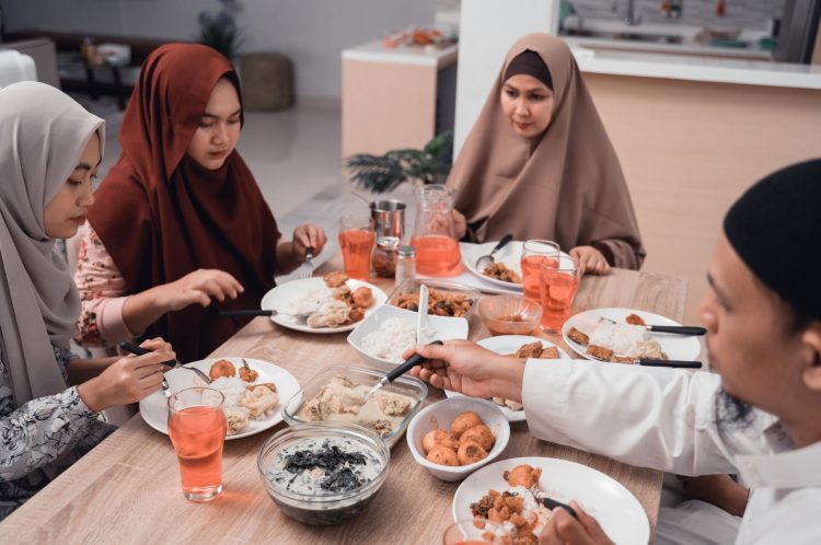 Mengelola Gizi dan Hidrasi Selama Ramadan: Kunci Kesehatan