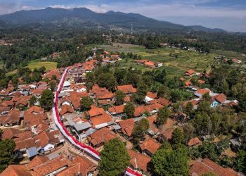 Pembentangan Bendera Merah Putih Sepanjang Satu Kilometer di Majalengka