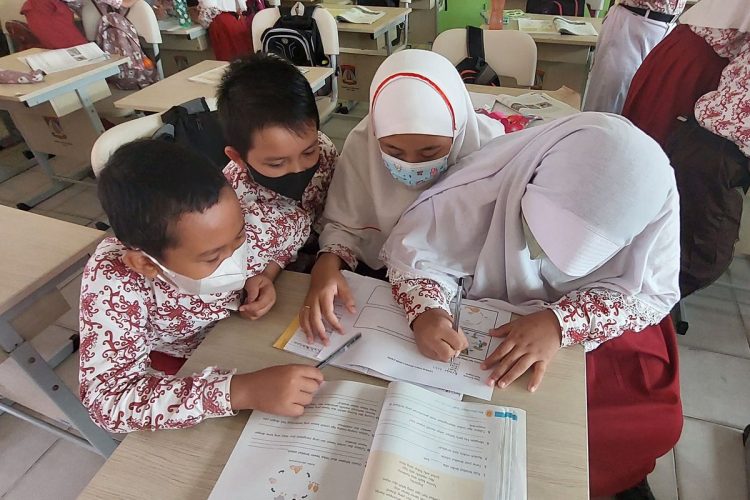 Anggaran Program Indonesia Pintar (PIP) 2025 Menurun Hampir Rp 4 Triliun