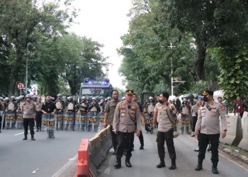 Polisi Kerahkan 894 Personel untuk Amankan Demo CPNS dan PPPK di Depan Gedung DPR