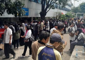 Antrean Ratusan Warga Warnai Seleksi PPSU DKI Jakarta: