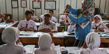 Kemendikdasmen Naikkan Insentif Rp 100 Ribu, Komitmen Tingkatkan Kesejahteraan Tenaga Pendidik