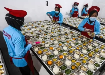Badan Gizi Nasional Tegaskan Sanksi Tegas, Dapur Dilarang Memasak Sebelum Pukul 00.00