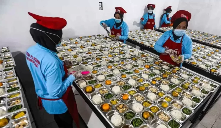 Badan Gizi Nasional Tegaskan Sanksi Tegas, Dapur Dilarang Memasak Sebelum Pukul 00.00