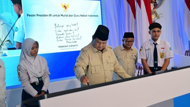 Presiden Prabowo Subianto luncurkan Program Digitalisasi Pembelajaran