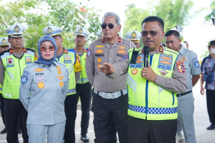 Kakorlantas Dampingi Menhub Cek Protokol Keselamatan Di Pulo Gebang