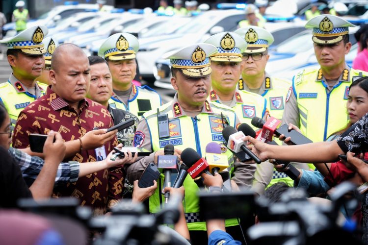 Kakorlantas Lepas Tim Layanan Darurat Irjen Agus Suryonugroho Jamin Pengurusan SIM STNK BPKB Korban Bencana Dipermudah