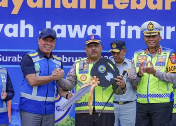 Kakorlantas Polri terima 15 kendaraan PJR dari PT Jasa Marga sebagai dukungan Operasi Ketupat 2026 demi kelancaran mudik dan keselamatan pengguna jalan.