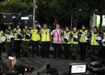 Kakorlantas Polri Irjen Pol. Agus Suryonugroho meninjau Pos Terpadu KM 57