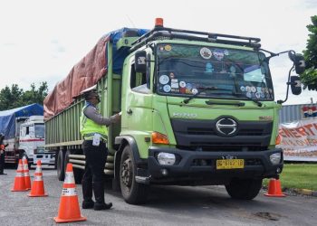 Kakorlantas Polri Tegaskan Kerusakan Jalan Akibat Truk ODOL Ancam Pengendara Motor