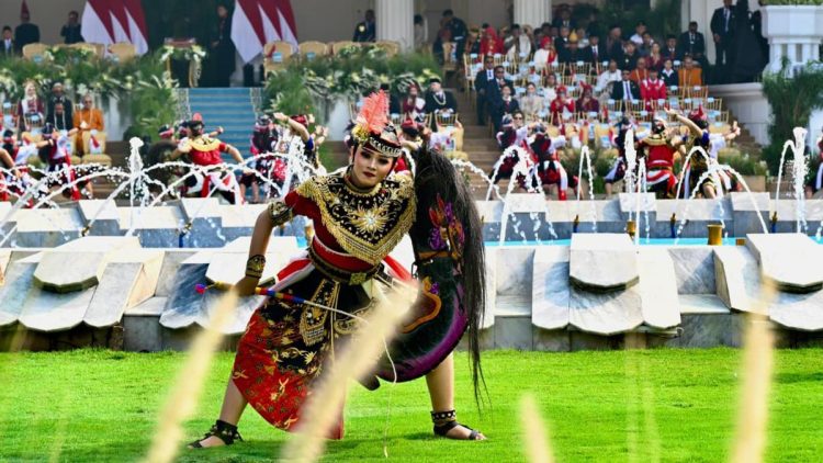 Rayakan Kemerdekaan RI ke-81, Halaman Istana Merdeka Bergemuruh Lewat Tari Kolosal dan Musik Kebangsaan