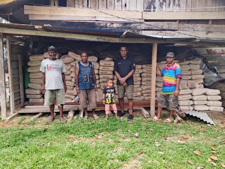 Peduli Rumah Ibadah, BMP RI DPC Mimika Bantu Pembangunan Gereja di SP3