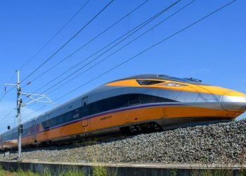 Kereta Cepat Jakarta-Bandung Bakal Lanjut hingga Surabaya