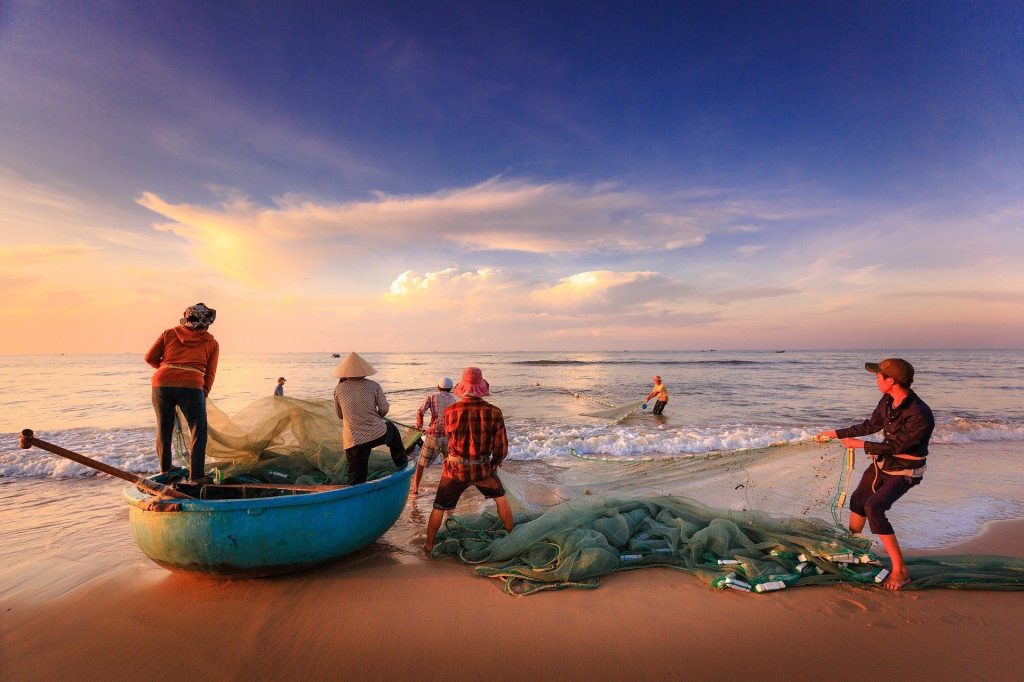 Ilustrasi Pekerja Nelayan di Laut Indonesia