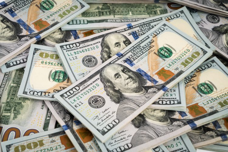 Dolar Tembus Rp 15.600, Rupiah Makin Tersungkur