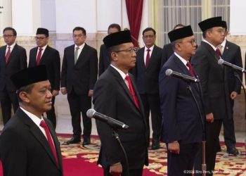 Jokowi Lantik Tujuh Pejabat, Termasuk Rosan Roeslani dan Angga Raka Prabowo