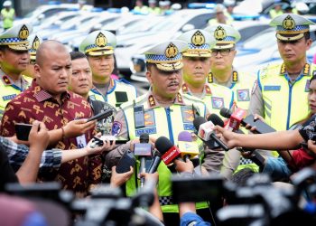 Kakorlantas Lepas Tim Layanan Darurat Irjen Agus Suryonugroho Jamin Pengurusan SIM STNK BPKB Korban Bencana Dipermudah