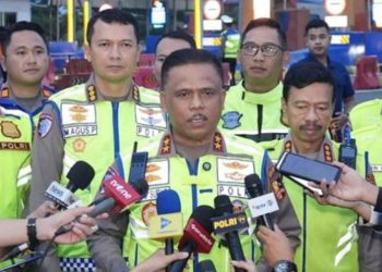 Kakorlantas Patroli di Tol Trans Jawa Demi Urai Kepadatan Arus Balik 1